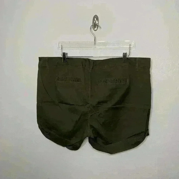 Torrid Set of 3 Cuffed Shorts 2 Green 1 Pink Size 22 - Picture 12 of 12